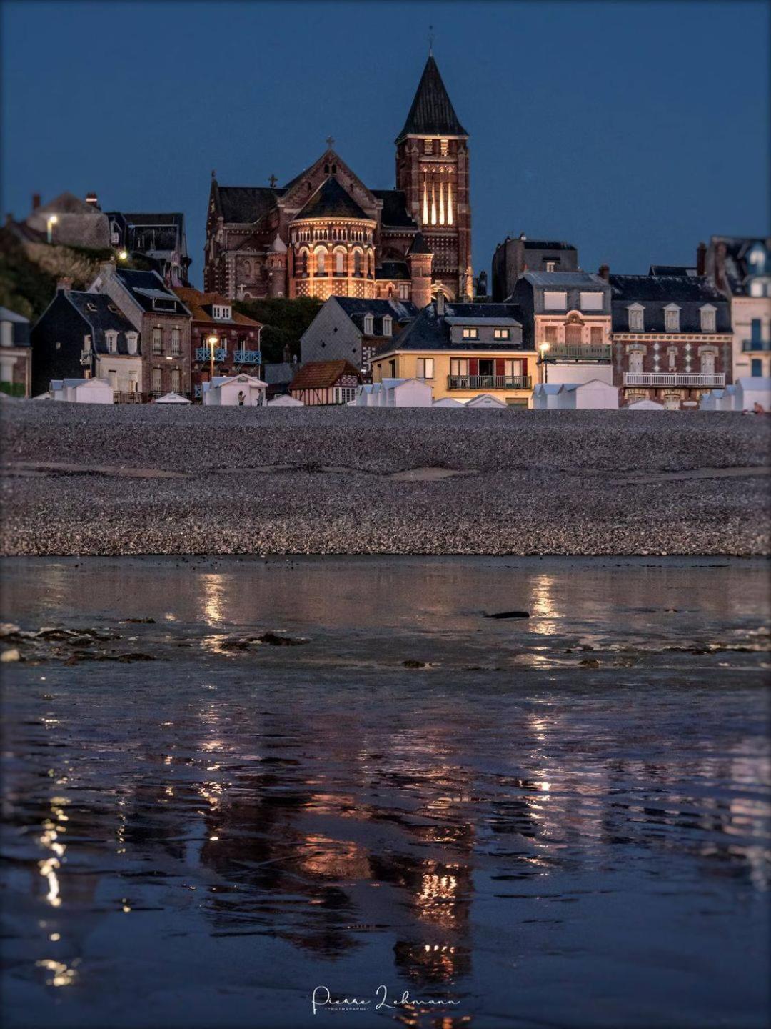 La Verriere. Les Locations Isahora C'Est Aussi Plusieurs Appart' De Standing A 2 Pas Du Chateau D'Eu, Des Falaises Du Treport, De Mers Les Bains Et Aux Portes De La Baie De Somme Eu (Sekwana Nadmorska) Zewnętrze zdjęcie